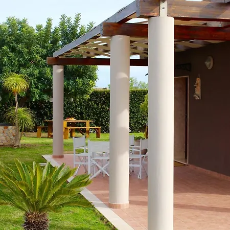 Aparthotel Camporeale *